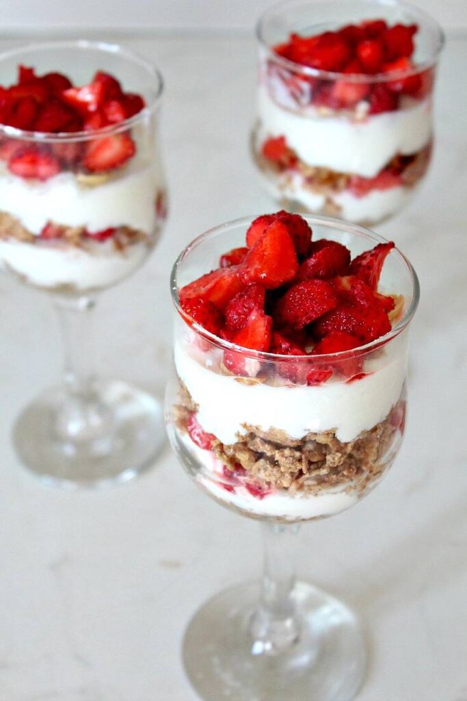 Strawberry-parfait-with-cottage-cheese