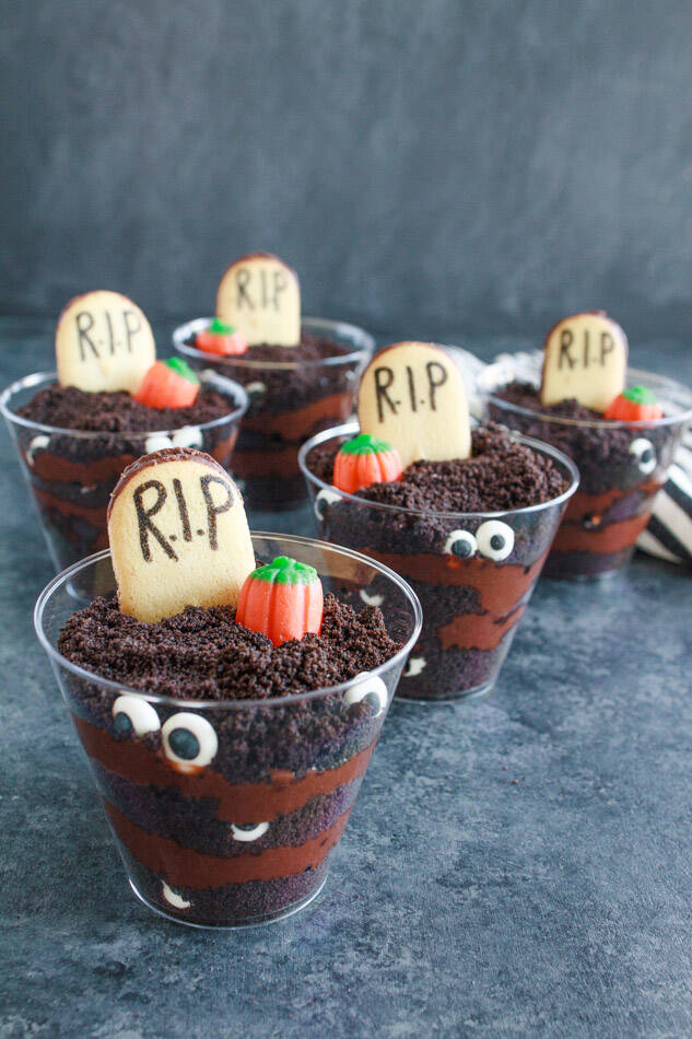 Graveyard Pudding Cookie Cups