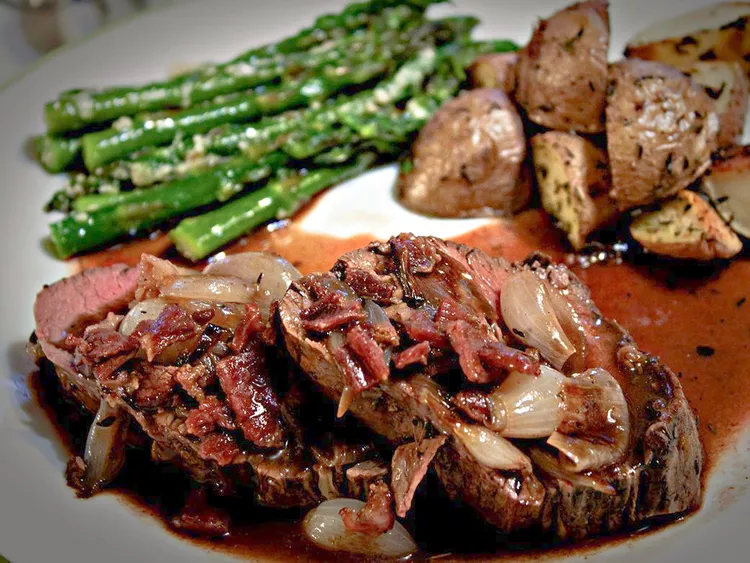  Beef Tenderloin With Roasted Shallots