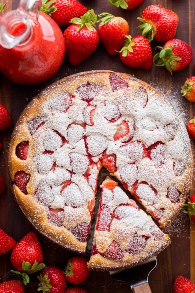 Classic Strawberry Cake