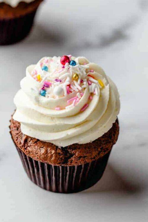 from vanilla buttercream frosting to raspberry frosting and more, make the best frosting recipes