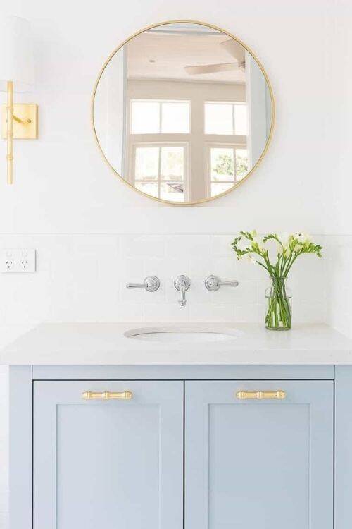 From farmhouse style to contemporary decor, discover the most classic coastal bathroom ideas