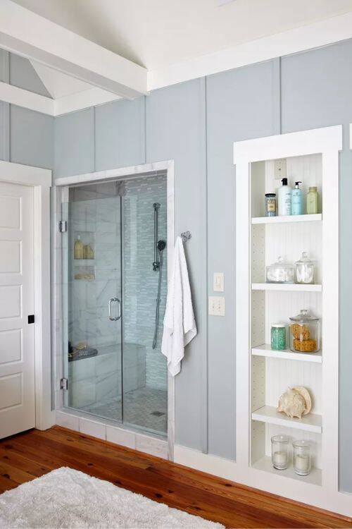 From farmhouse style to contemporary decor, discover the most classic coastal bathroom ideas